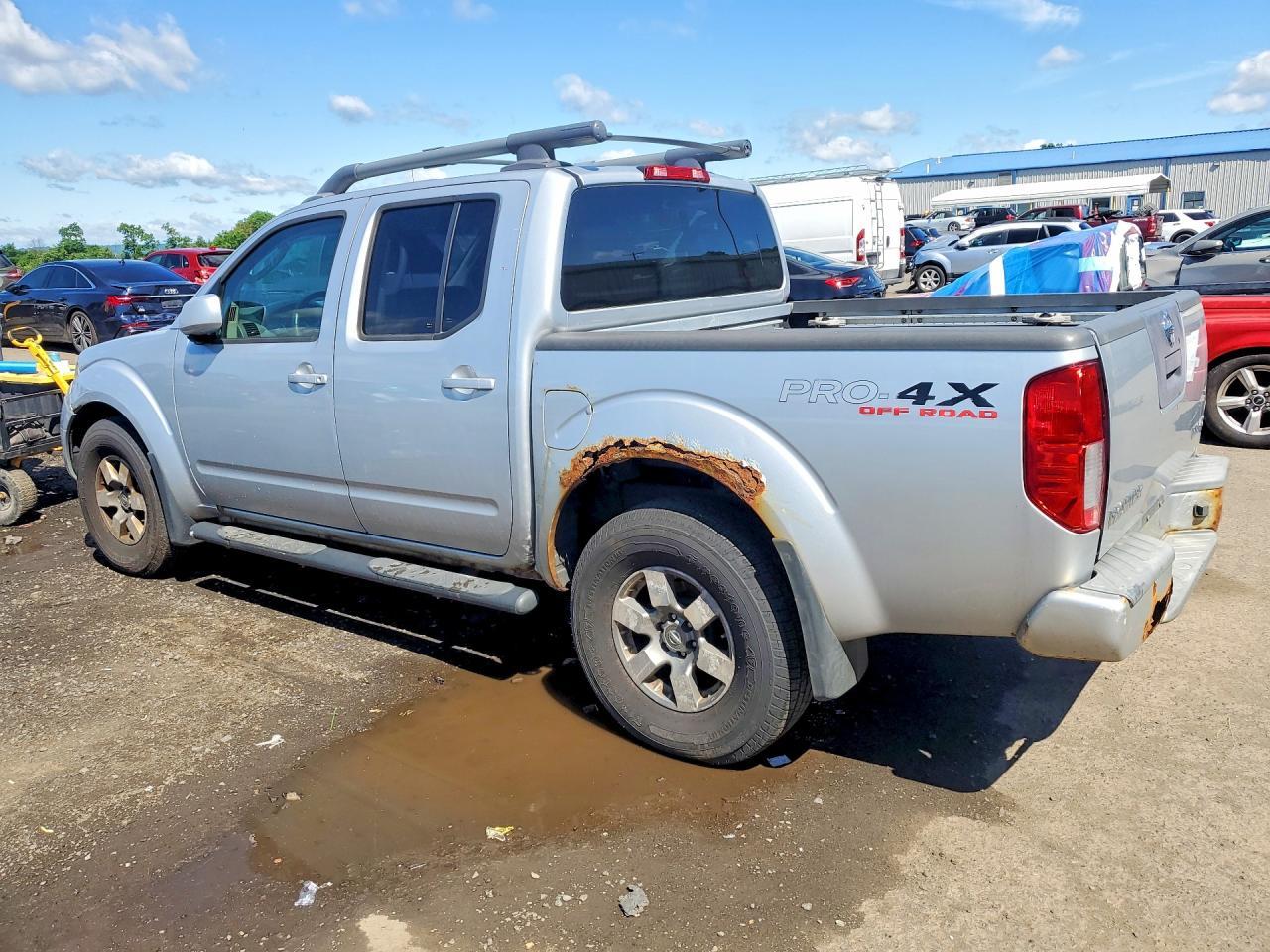 2010 Nissan Frontier Se V6 - Image 2