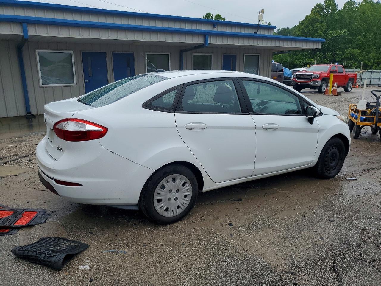 2017 Ford Fiesta S - Фото 3