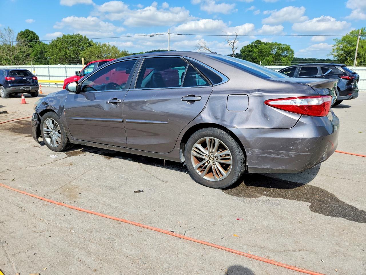 2015 Toyota Camry Se - Фото 2