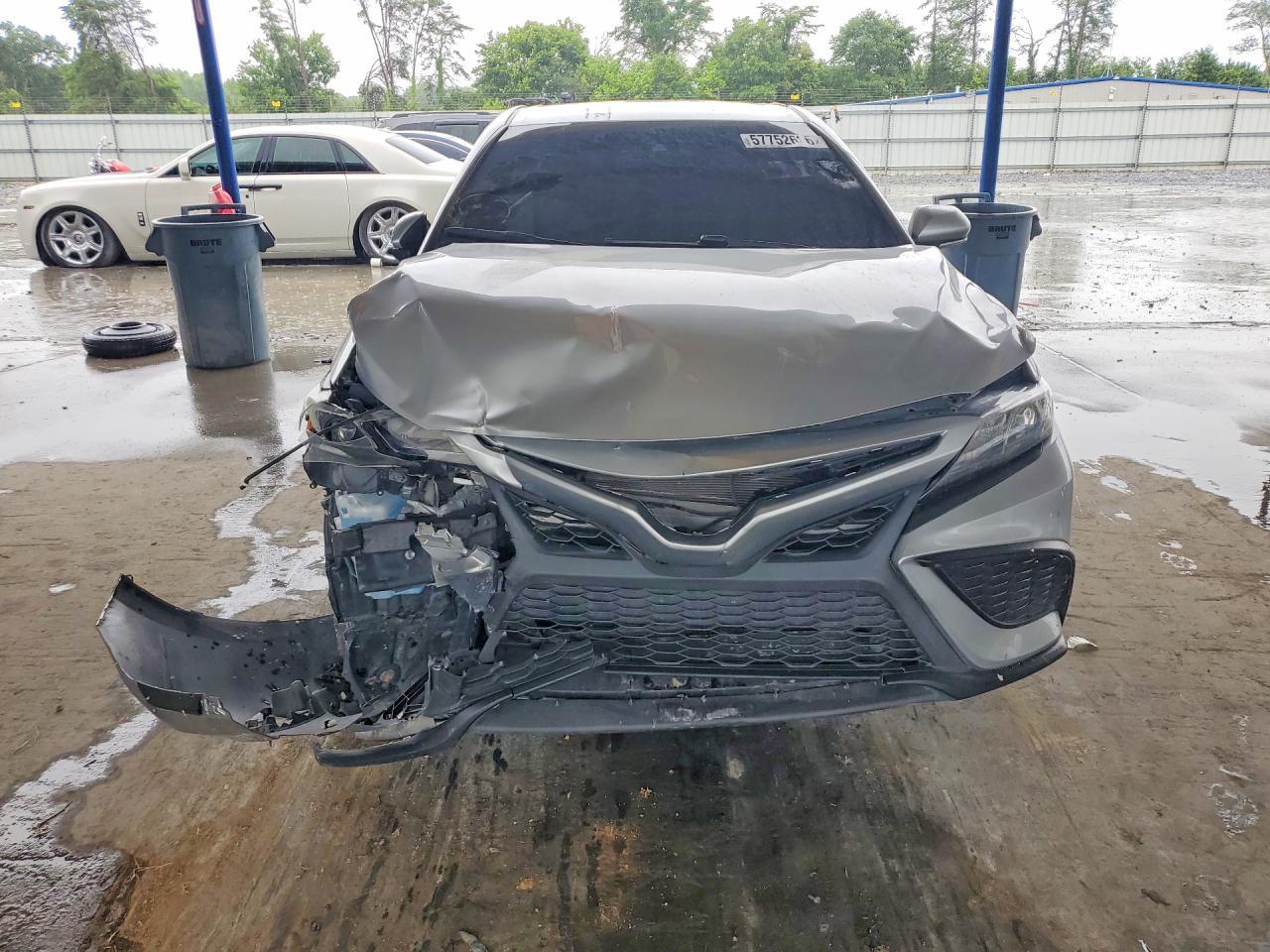 2023 Toyota Camry Se - Image 5