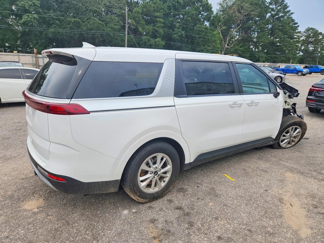 2022 Kia Carnival Lx - Фото 3