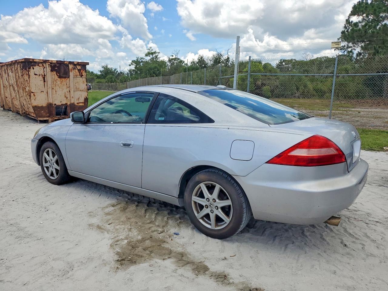 2004 Honda Accord - Image 2