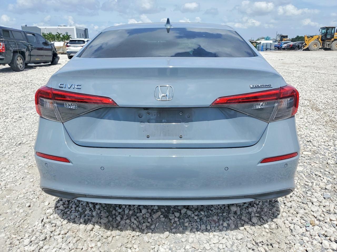 2022 Honda Civic Touring - Image 6