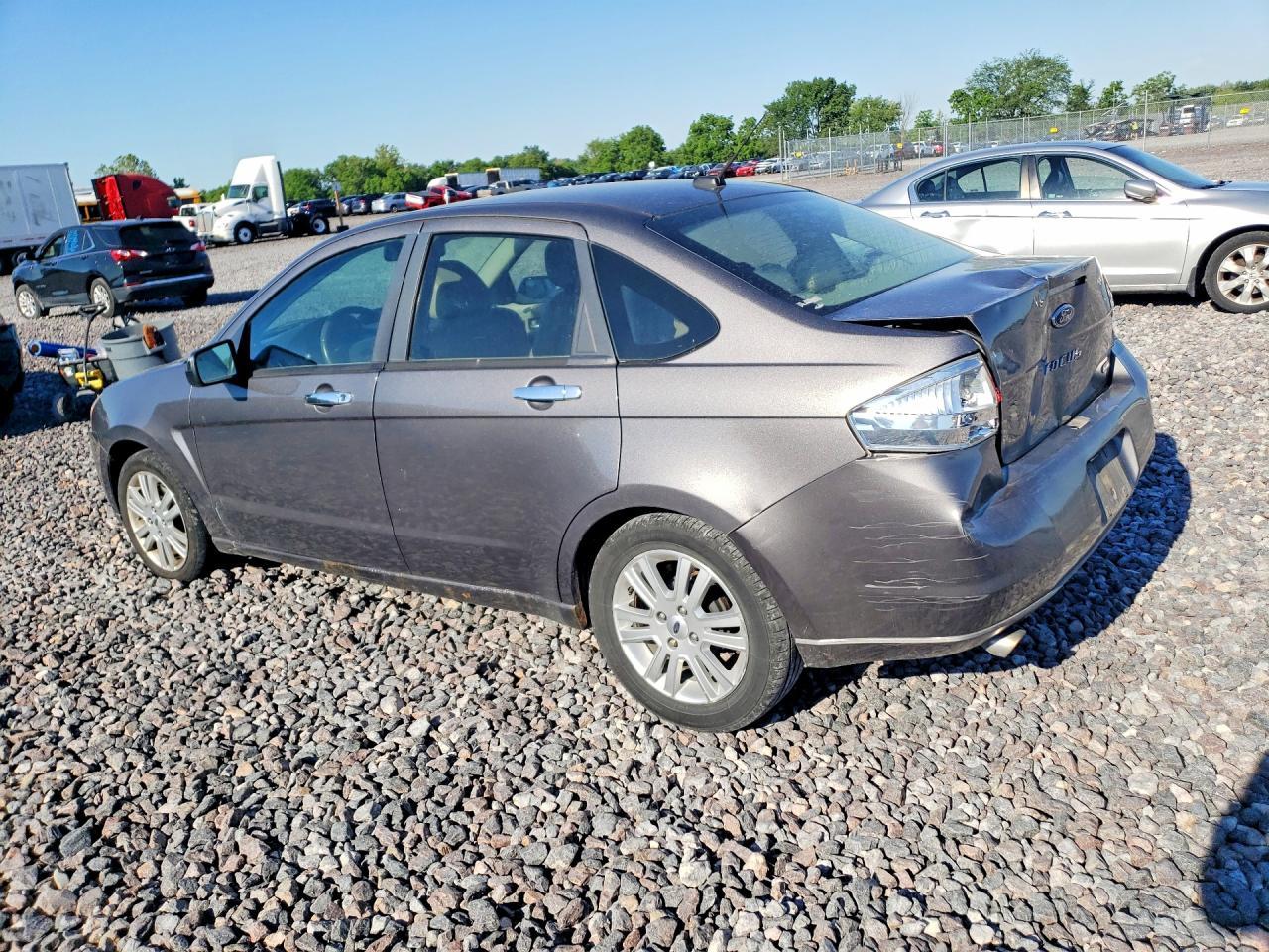 2010 Ford Focus Sel - Image 2