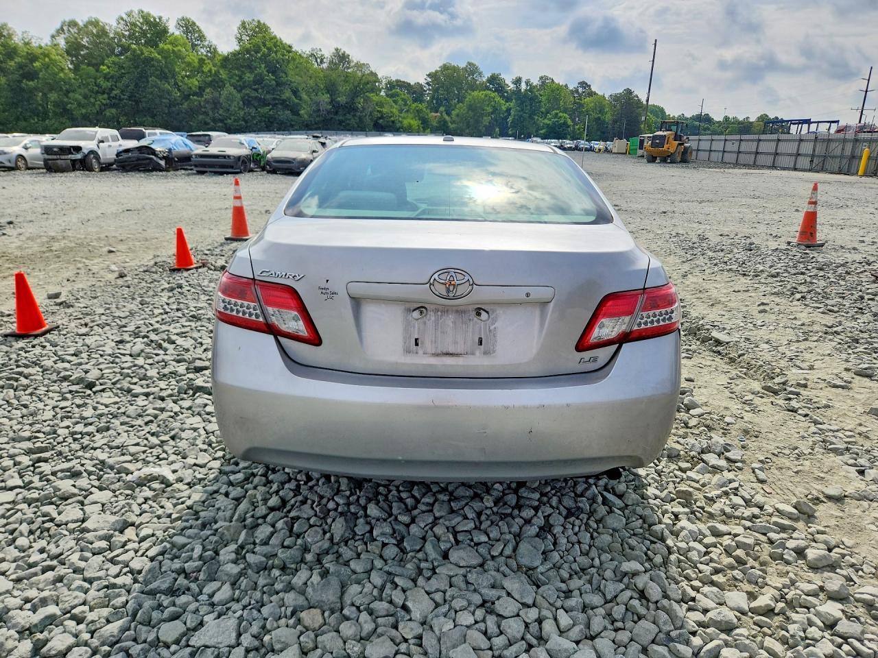 2010 Toyota Camry - Фото 6