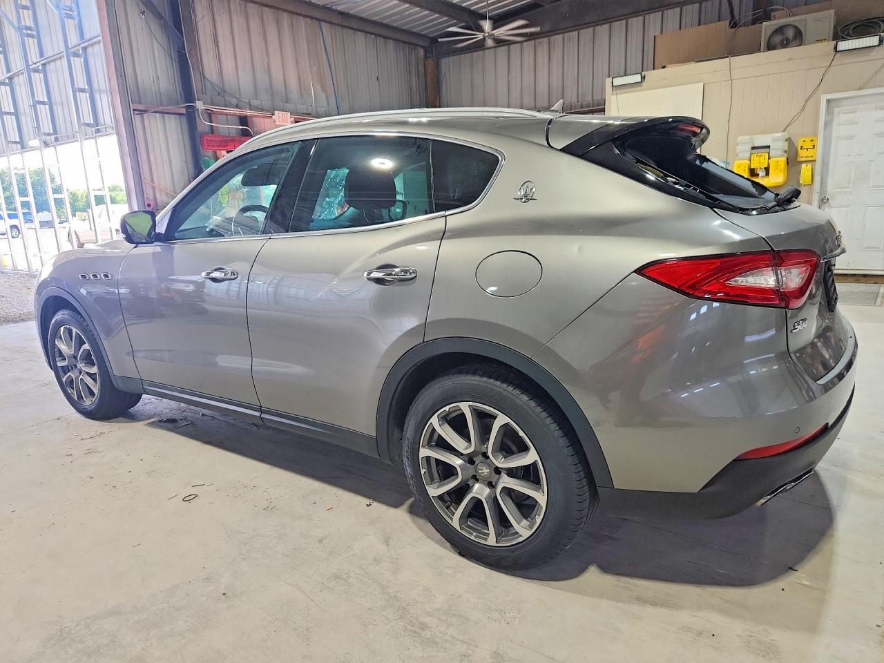 2017 Maserati Levante S - Фото 2
