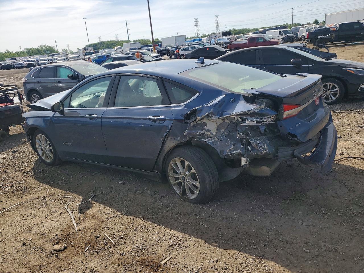 2019 Ford Fusion Se - Фото 2