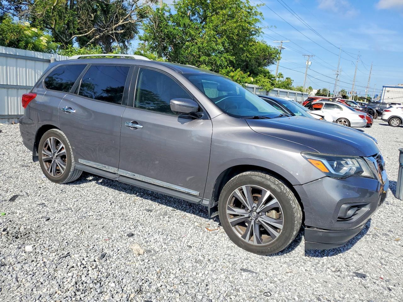 2017 Nissan Pathfinder Platinum - Фото 4