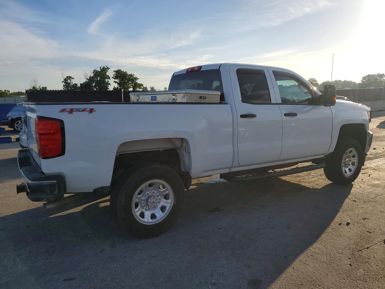2015 Chevrolet Silverado K2500 Heavy Duty - Фото 3