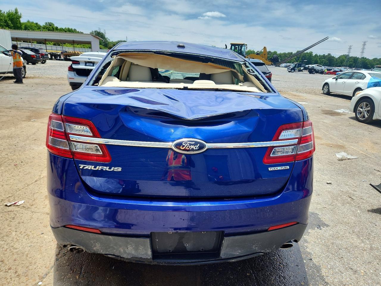 2013 Ford Taurus Se - Фото 6