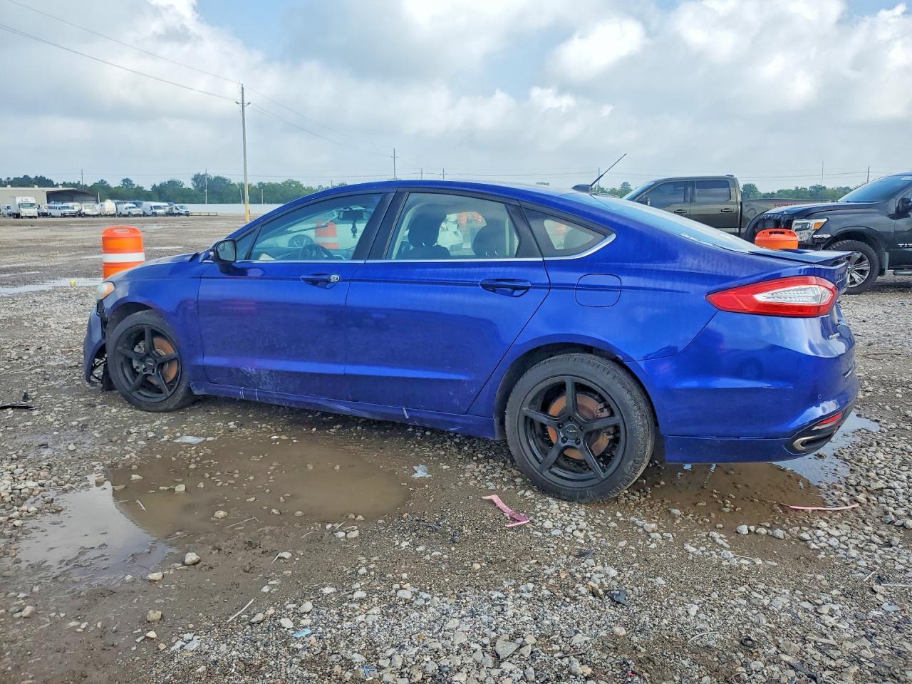 2015 Ford Fusion Se - Фото 2