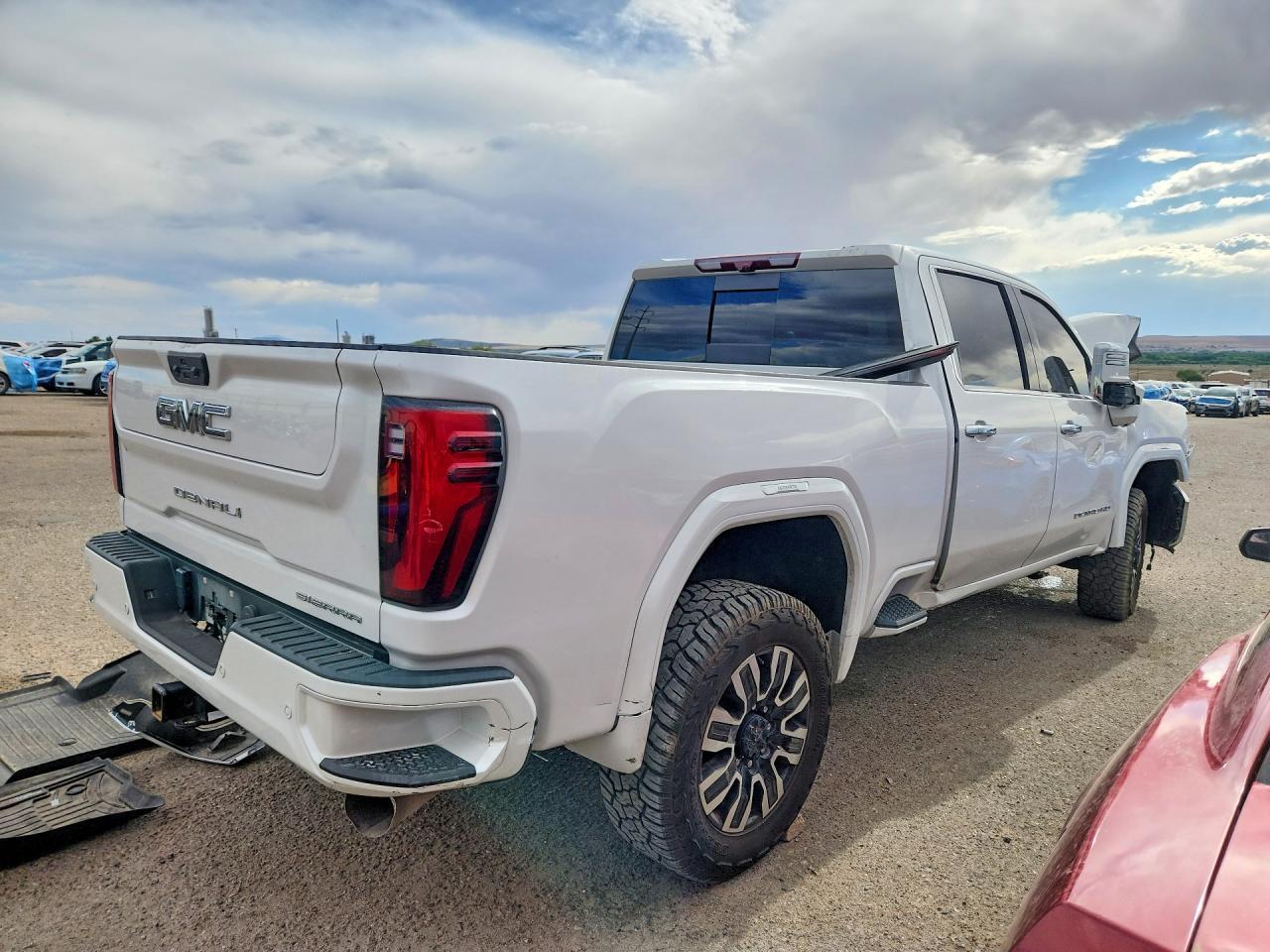 2024 GMC Sierra 2500 Hd Denal - Image 3