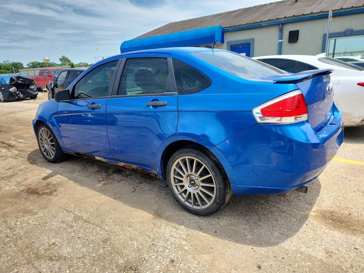 2011 Ford Focus S - Фото 2