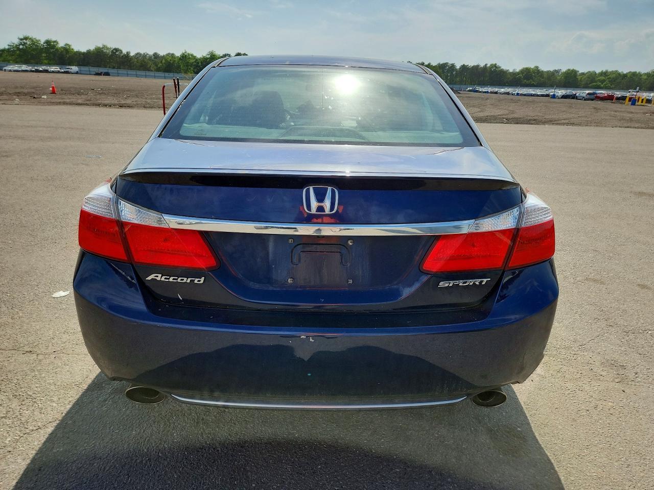 2015 Honda Accord Sport - Image 6