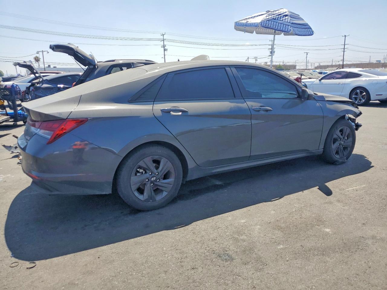 2023 Hyundai Elantra Blue - Фото 3