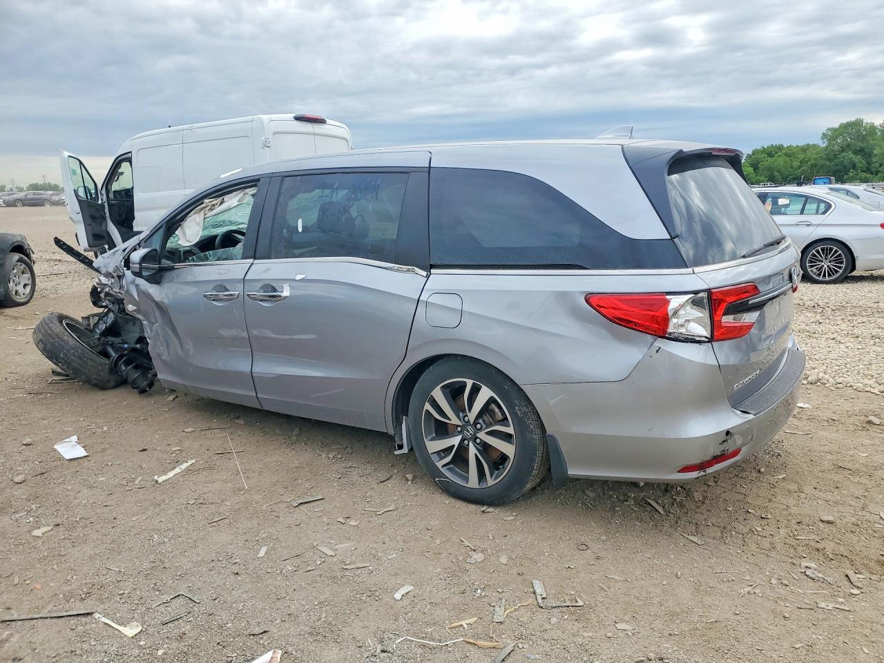 2023 Honda Odyssey Touring - Фото 2