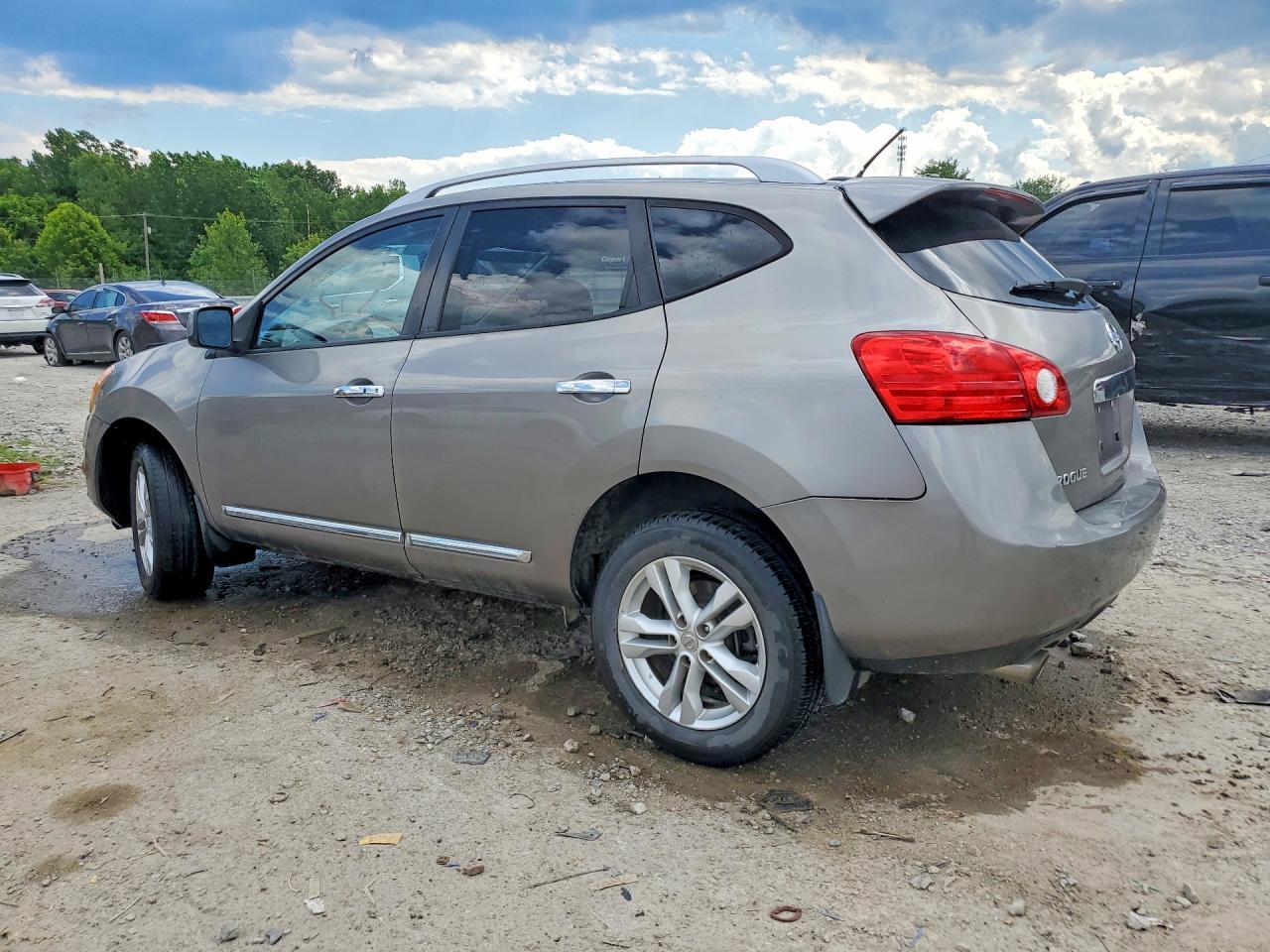 2012 Nissan Rogue S/Sv - Image 2