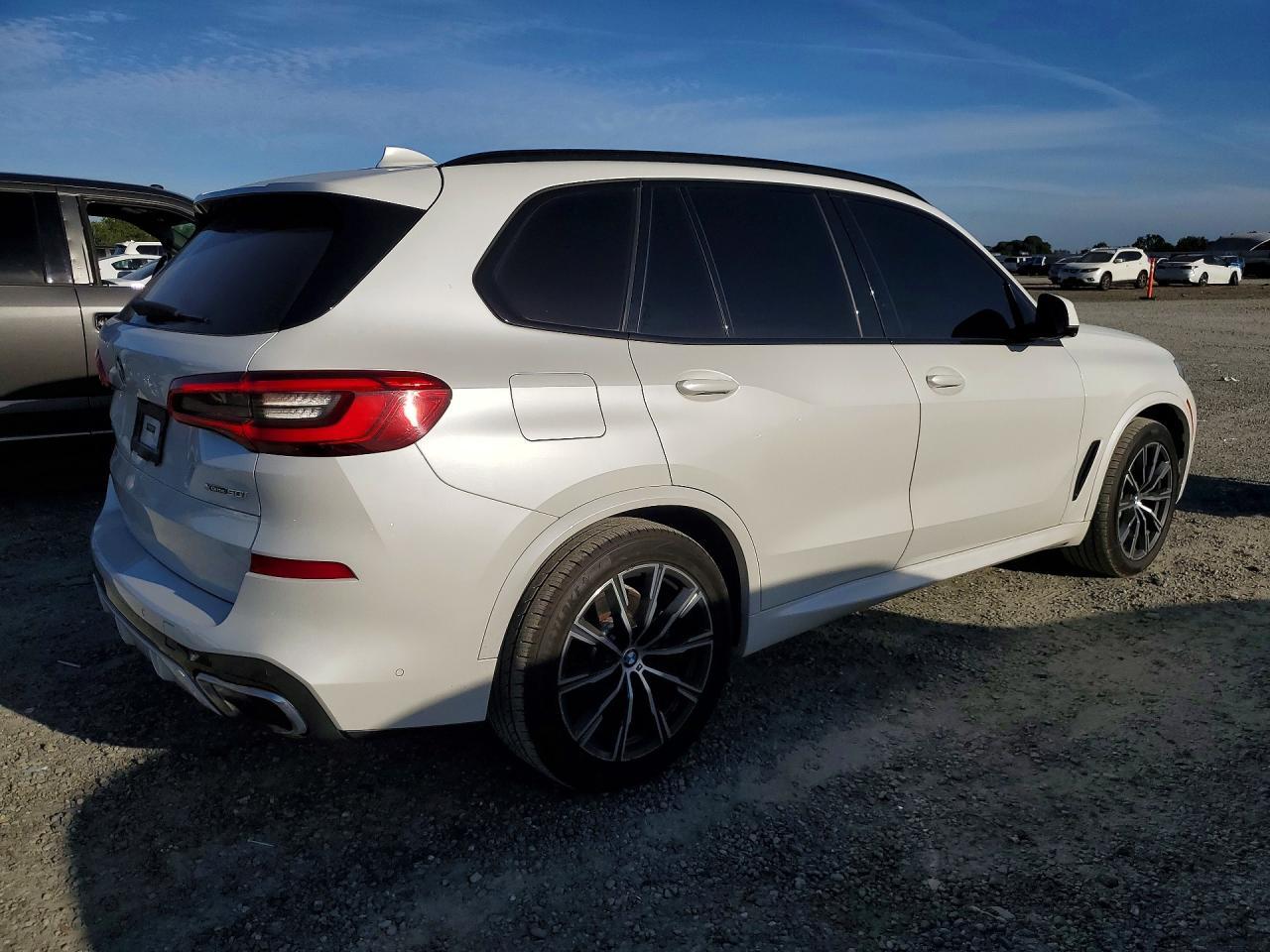 2019 BMW X5 xDrive50I - Фото 3