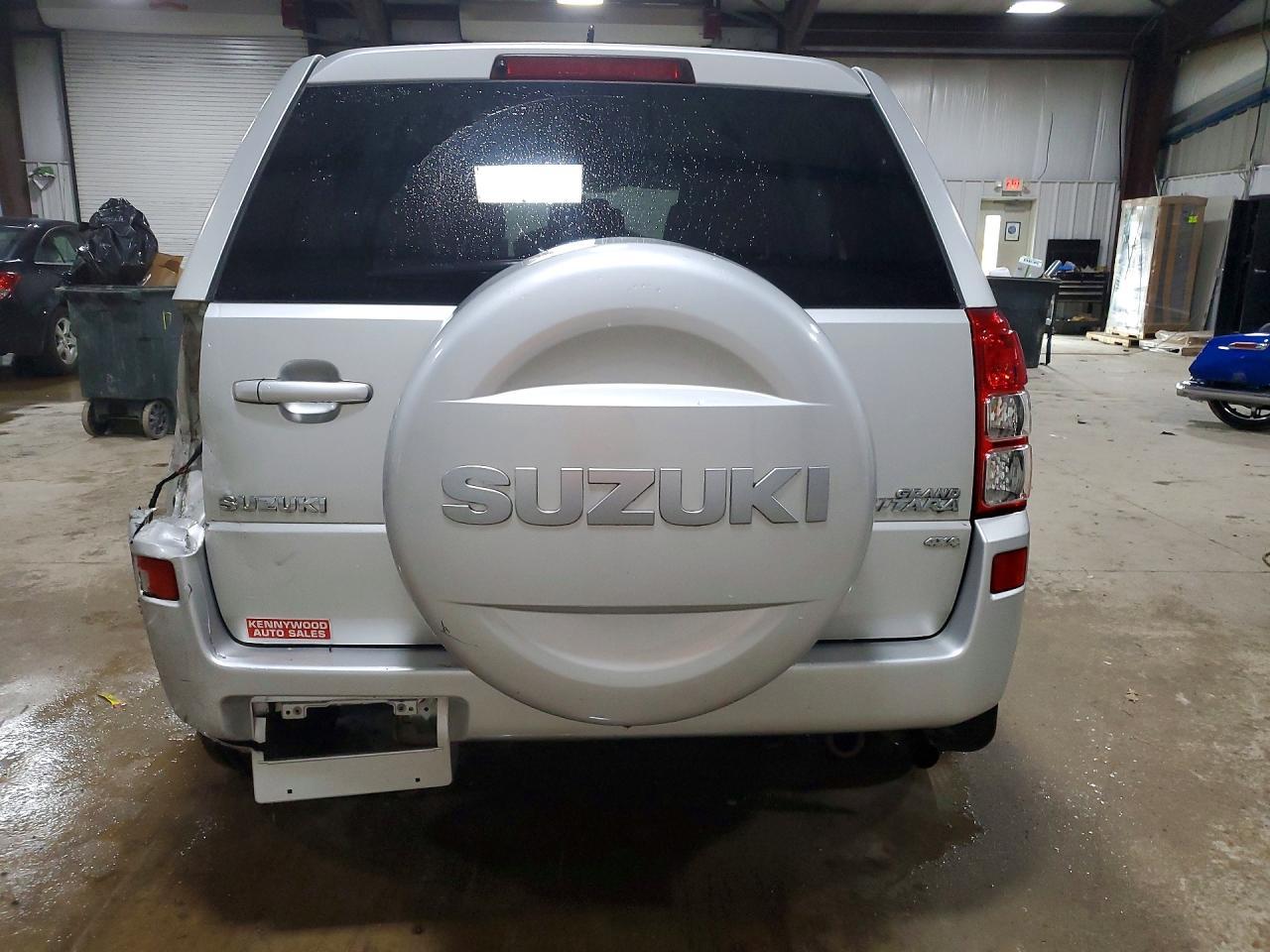 2011 Suzuki Grand Vitara Premium - Фото 6