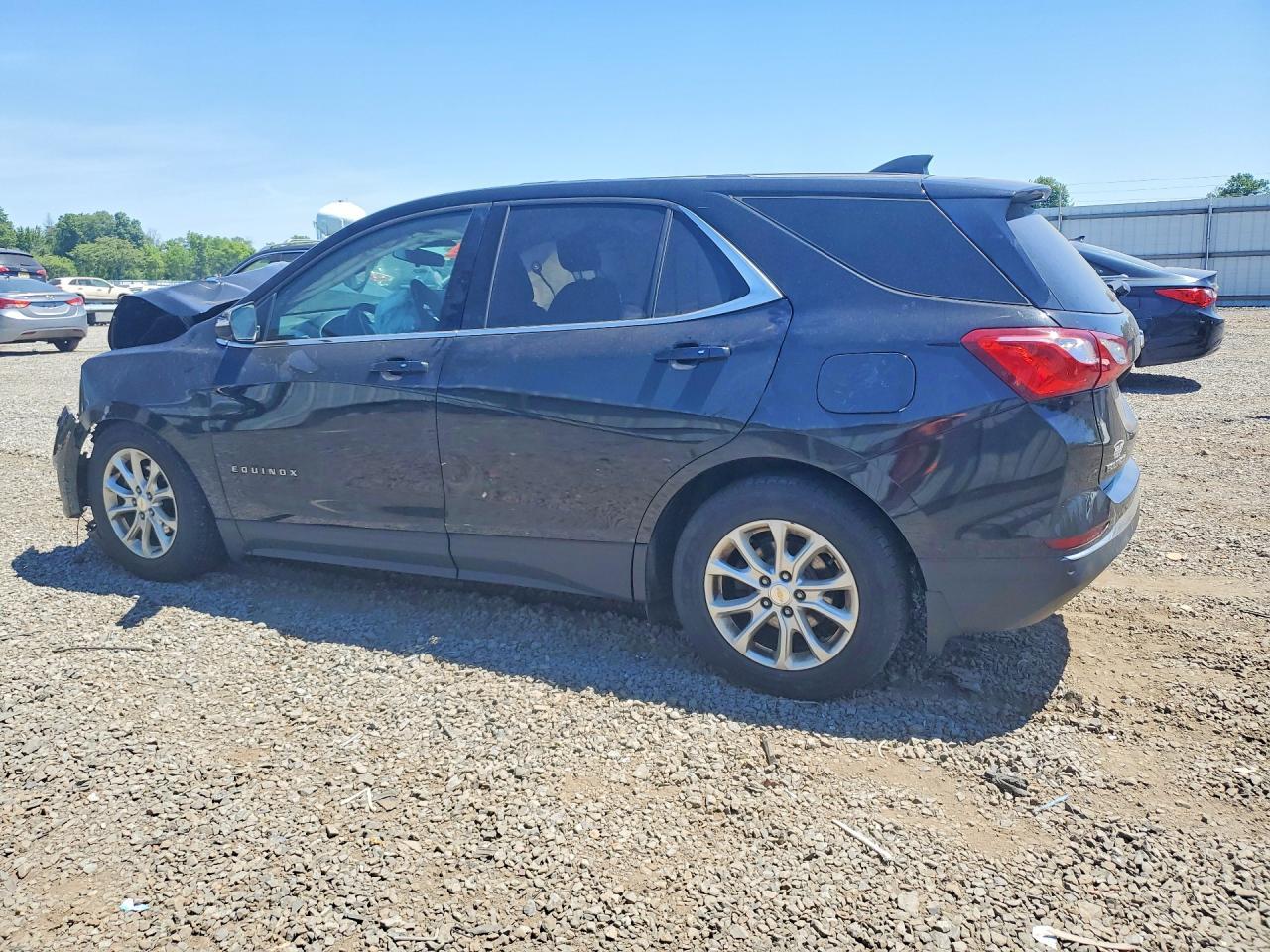 2019 Chevrolet Equinox Lt - Image 2