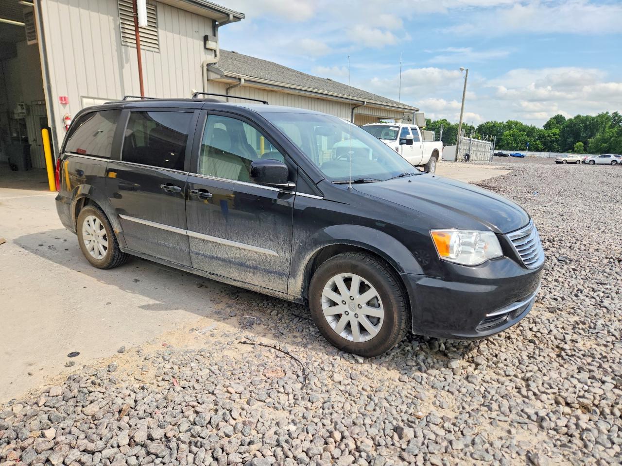 2015 Chrysler Town & Country Touring - Image 4