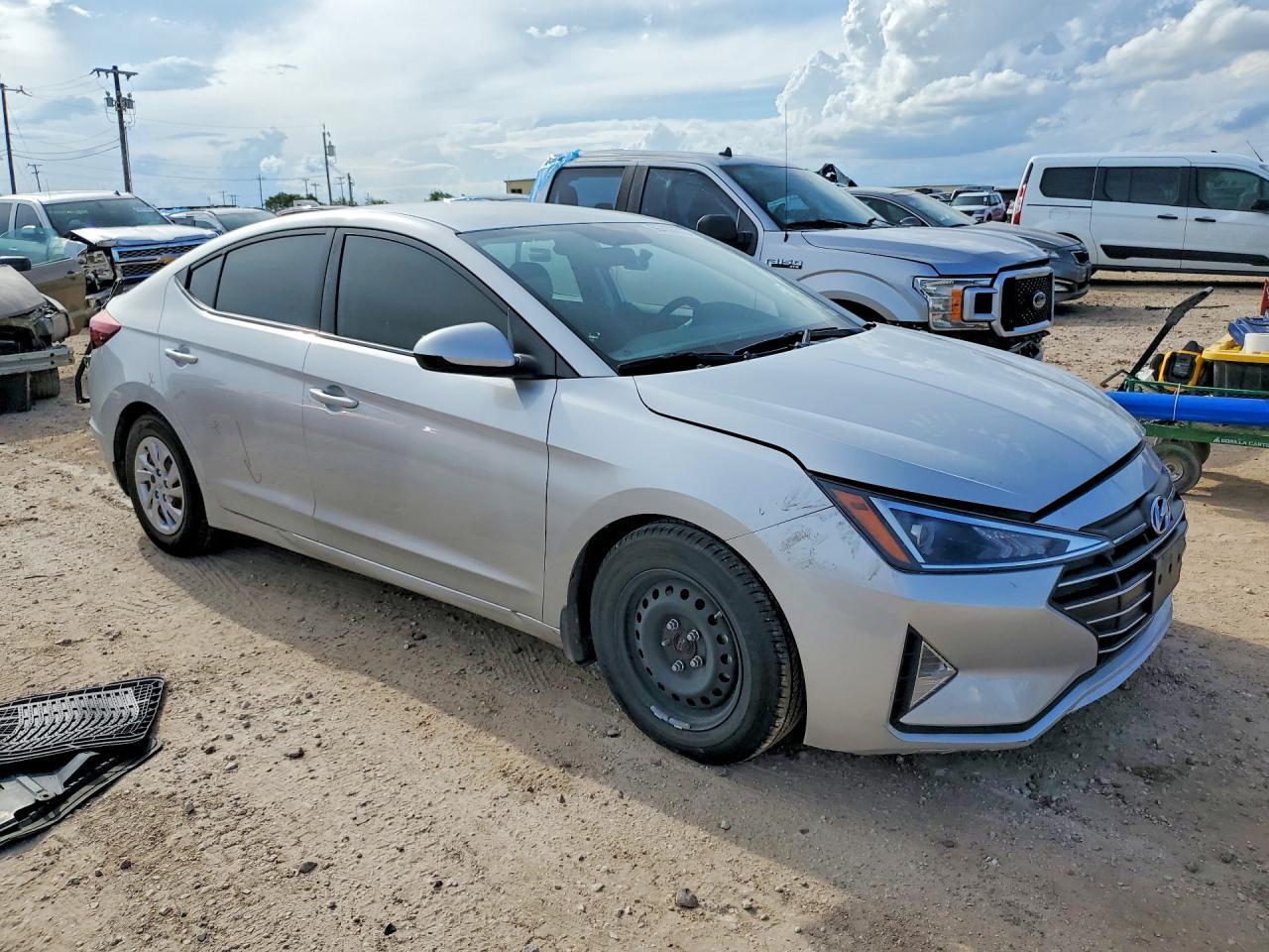 2019 Hyundai Elantra Se - Image 4