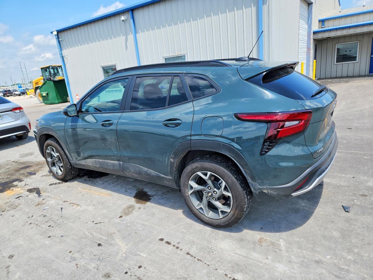 2025 Chevrolet Trax 1Lt - Image 2