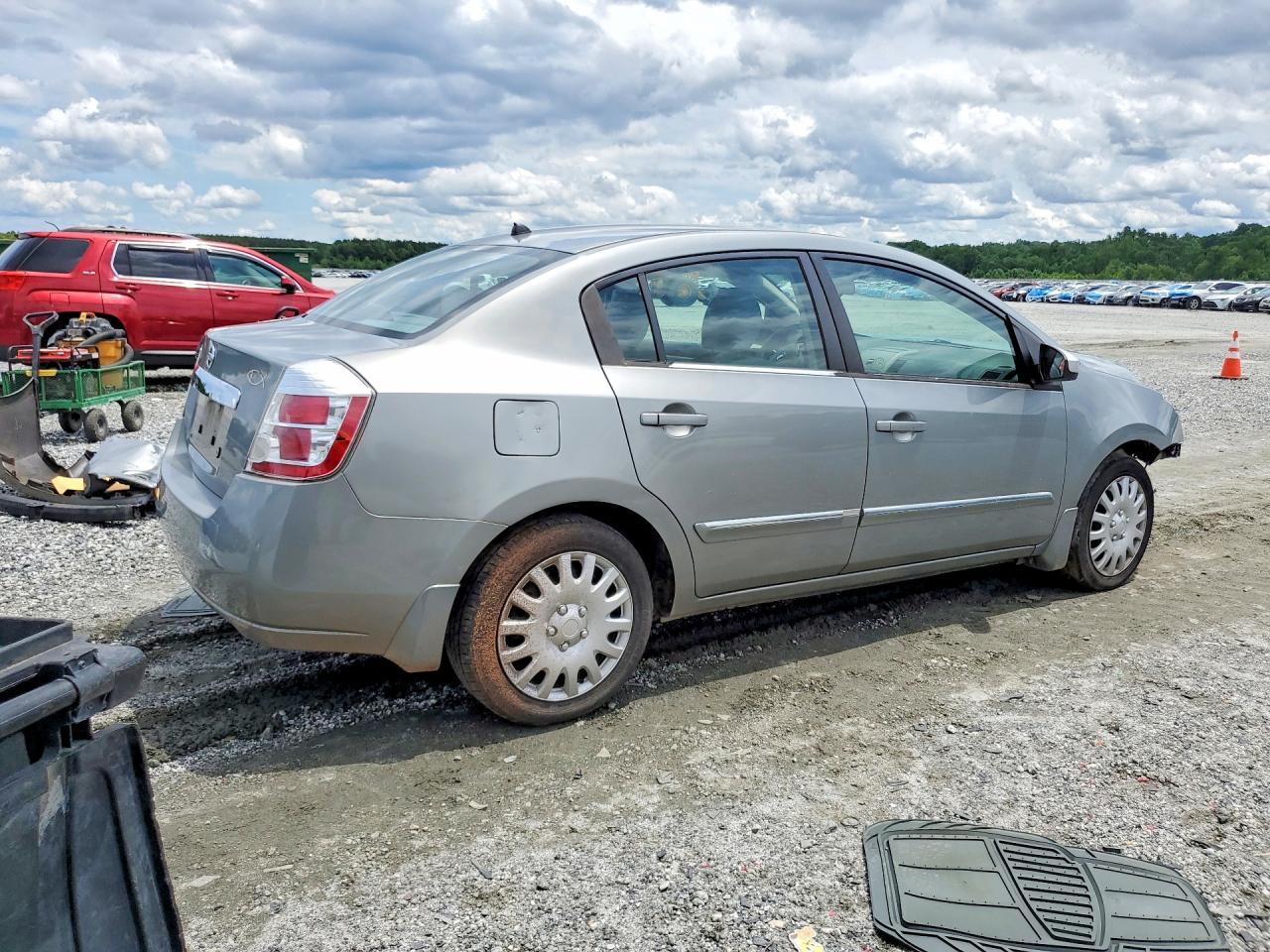 2010 Nissan Sentra 2.0 - Фото 3