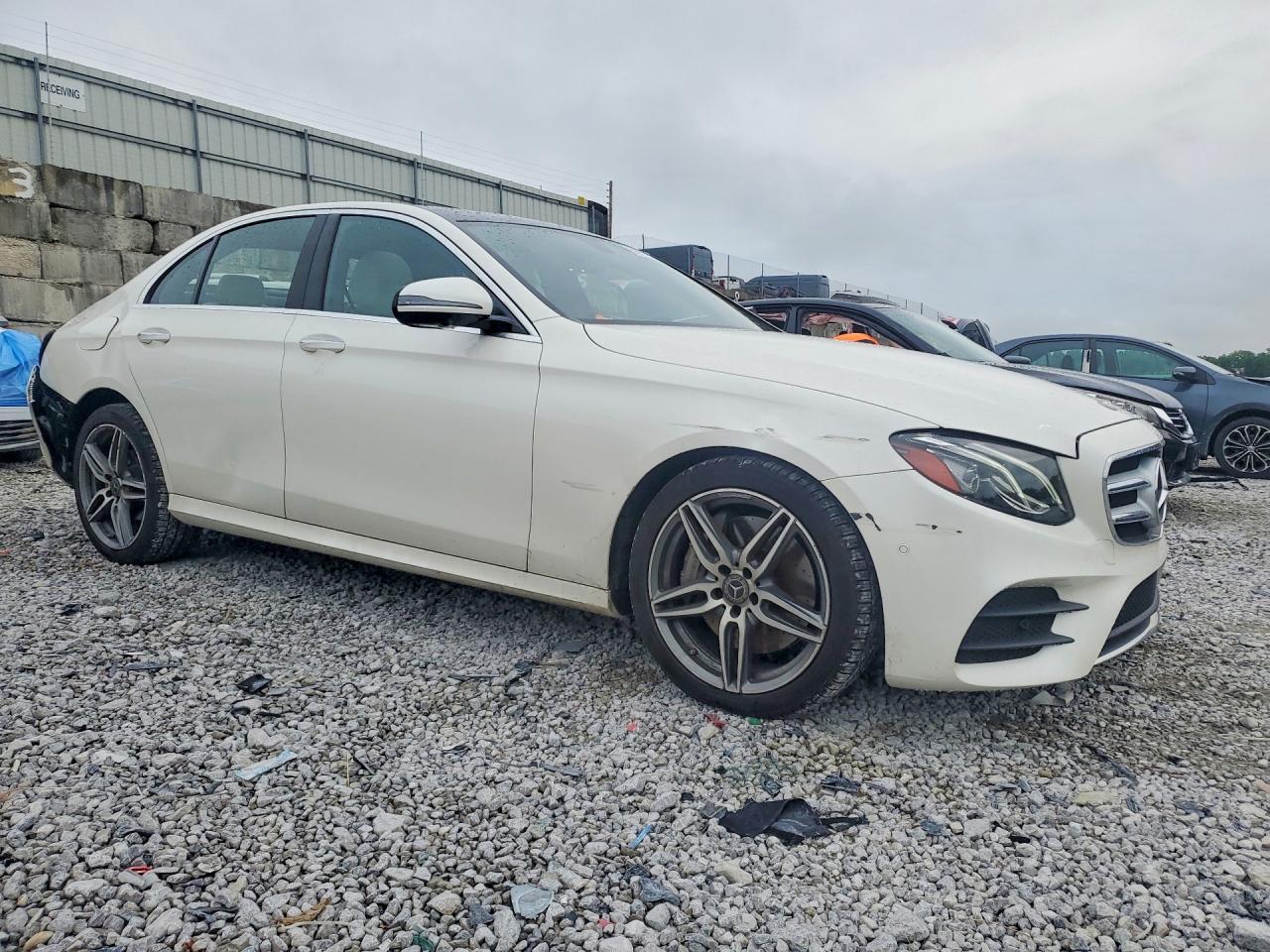 2019 Mercedes-Benz E 300 4Matic - Фото 4