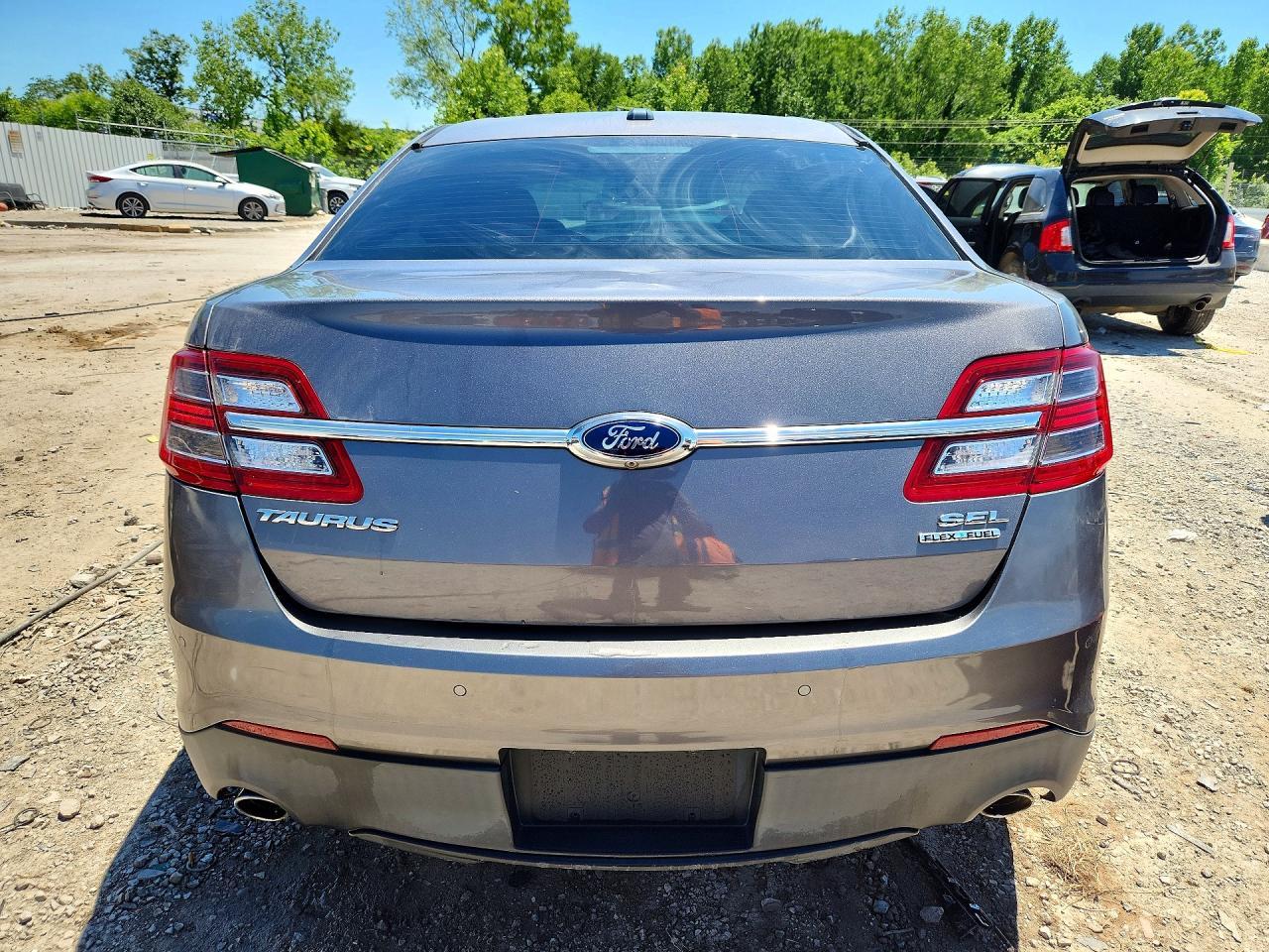 2014 Ford Taurus Sel - Image 6