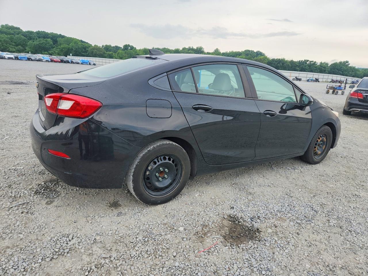 2018 Chevrolet Cruze Ls - Фото 3