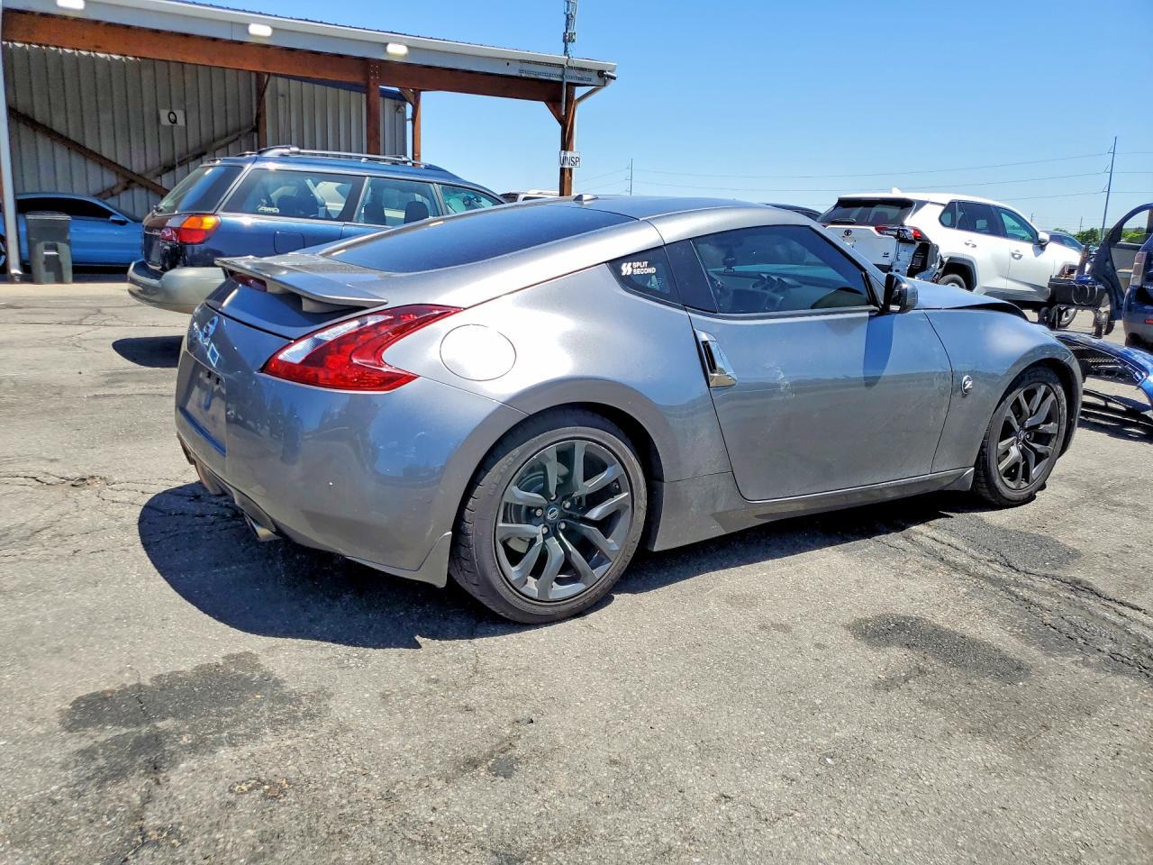 2018 Nissan 370Z Touring - Image 3