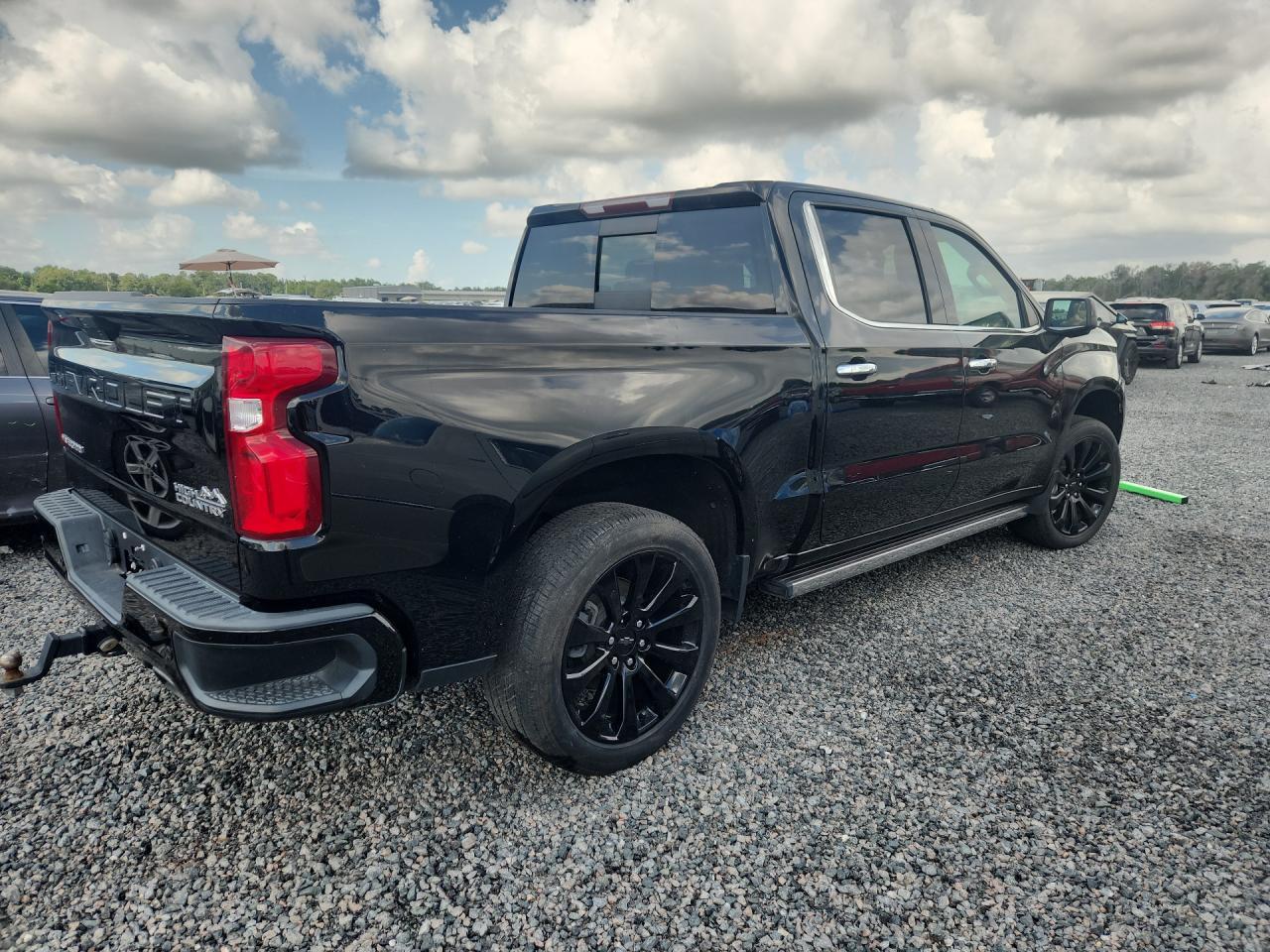 2021 Chevrolet Silverado C1500 High Country - Фото 3