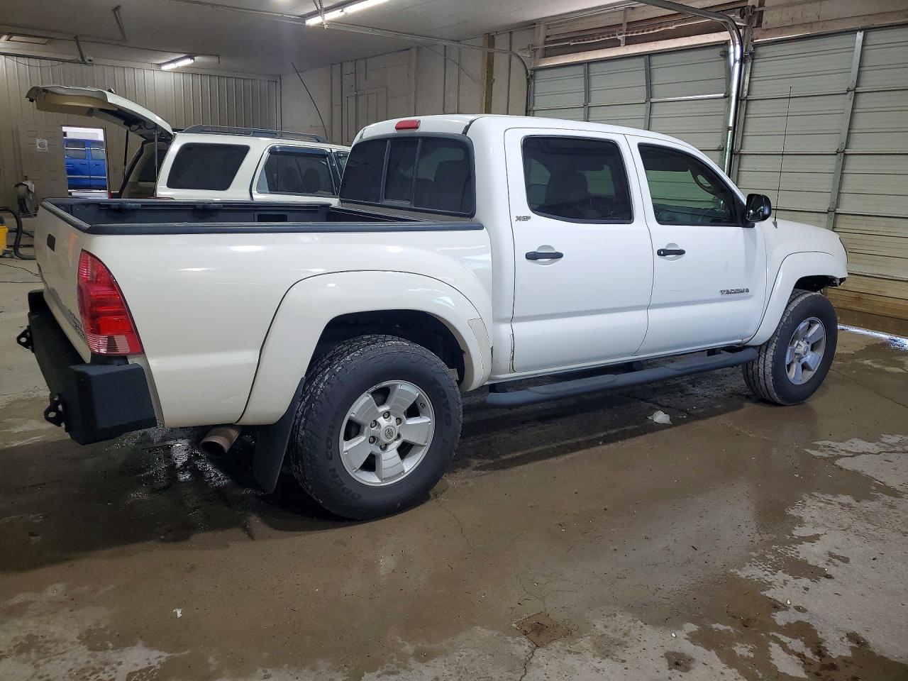 2006 Toyota Tacoma Double Cab Prerunner - Image 3