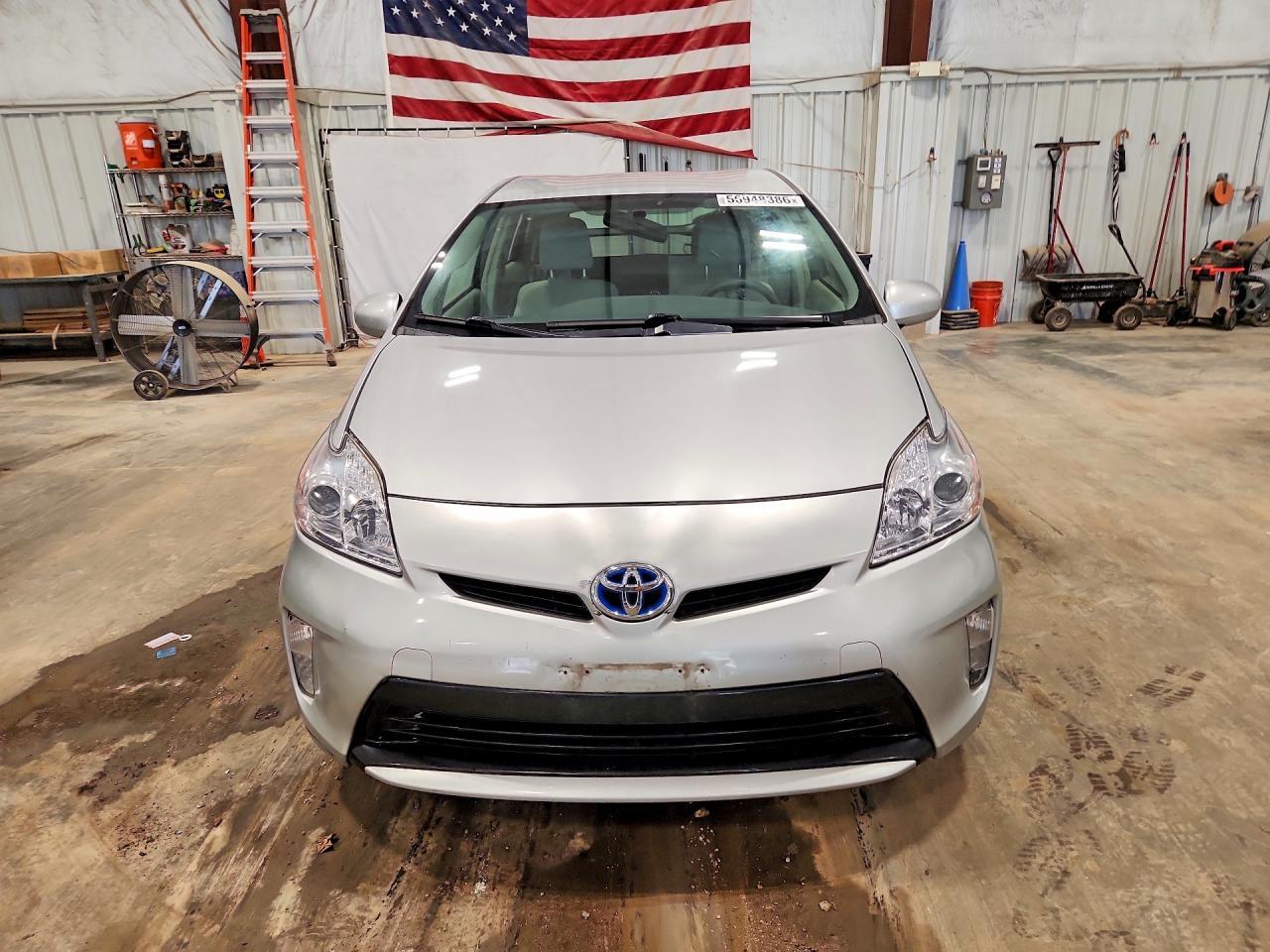 2015 Toyota Prius Two - Фото 5