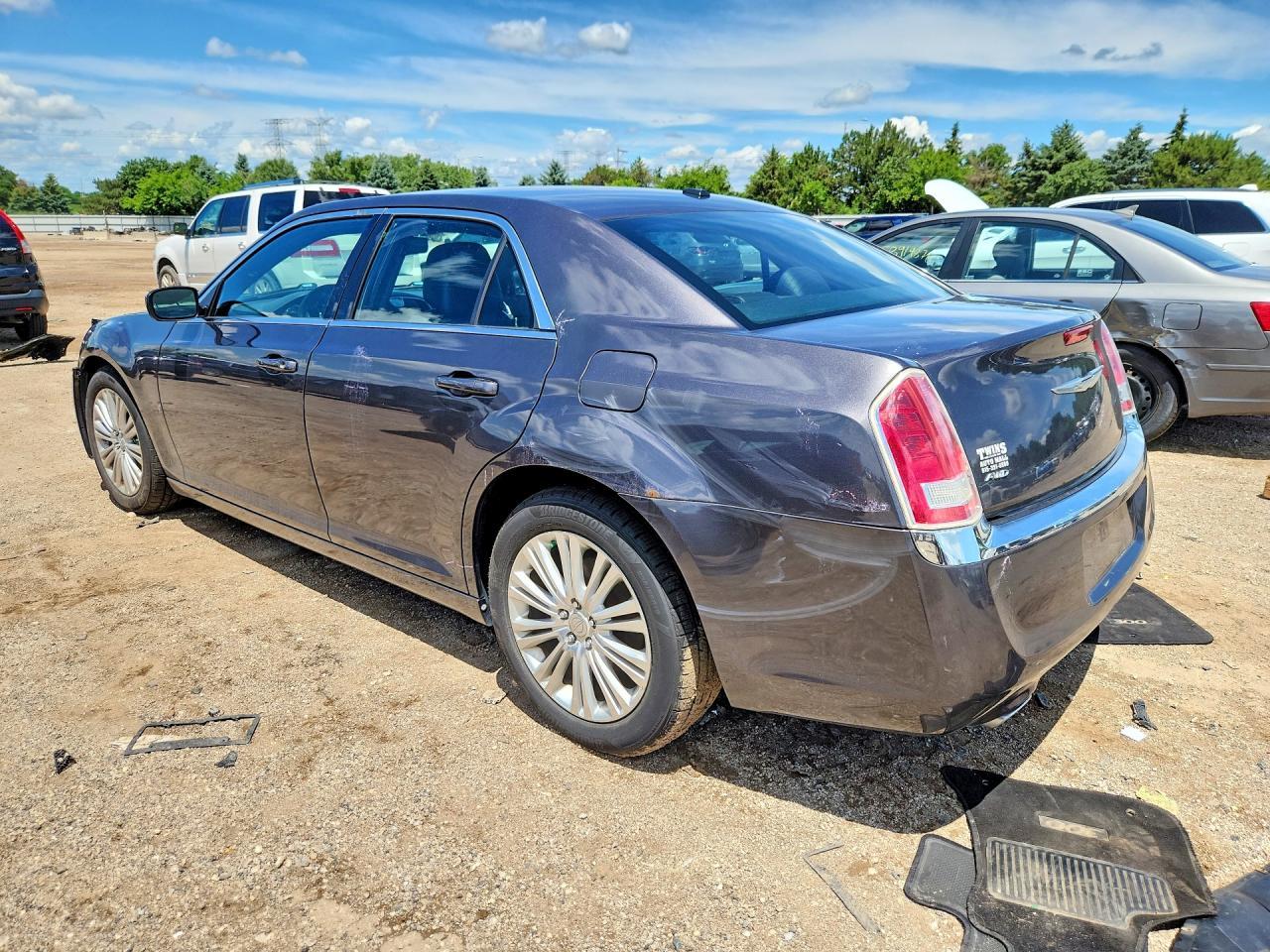 2013 Chrysler 300 - Image 2