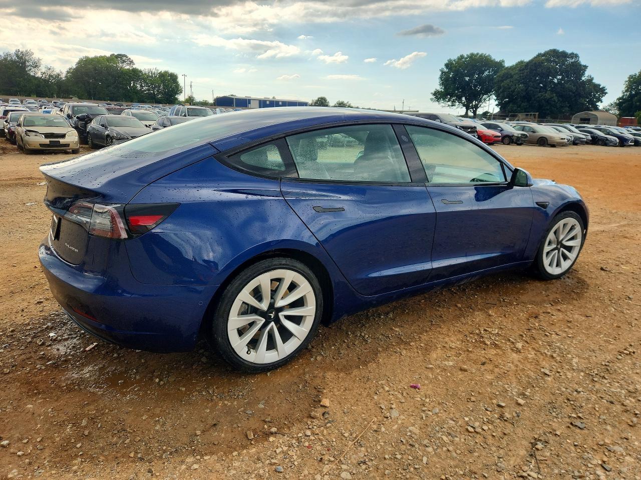 2022 Tesla Model 3 - Image 3