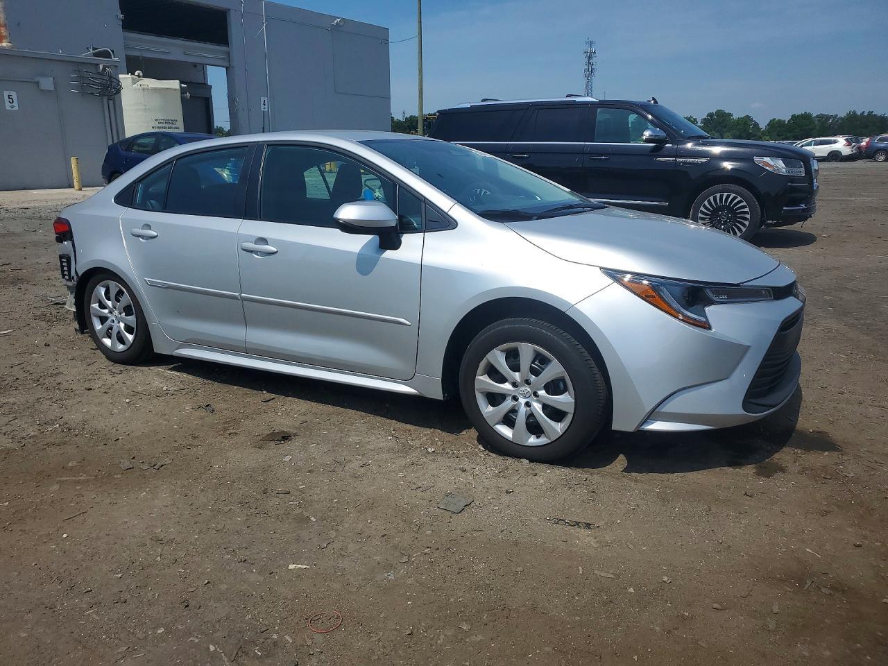 2025 Toyota Corolla Le - Image 4