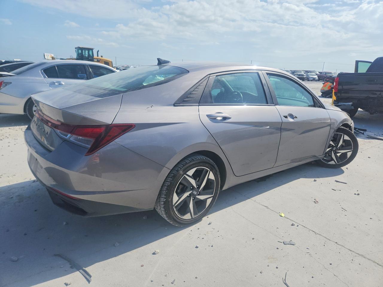 2023 Hyundai Elantra Sel - Фото 3