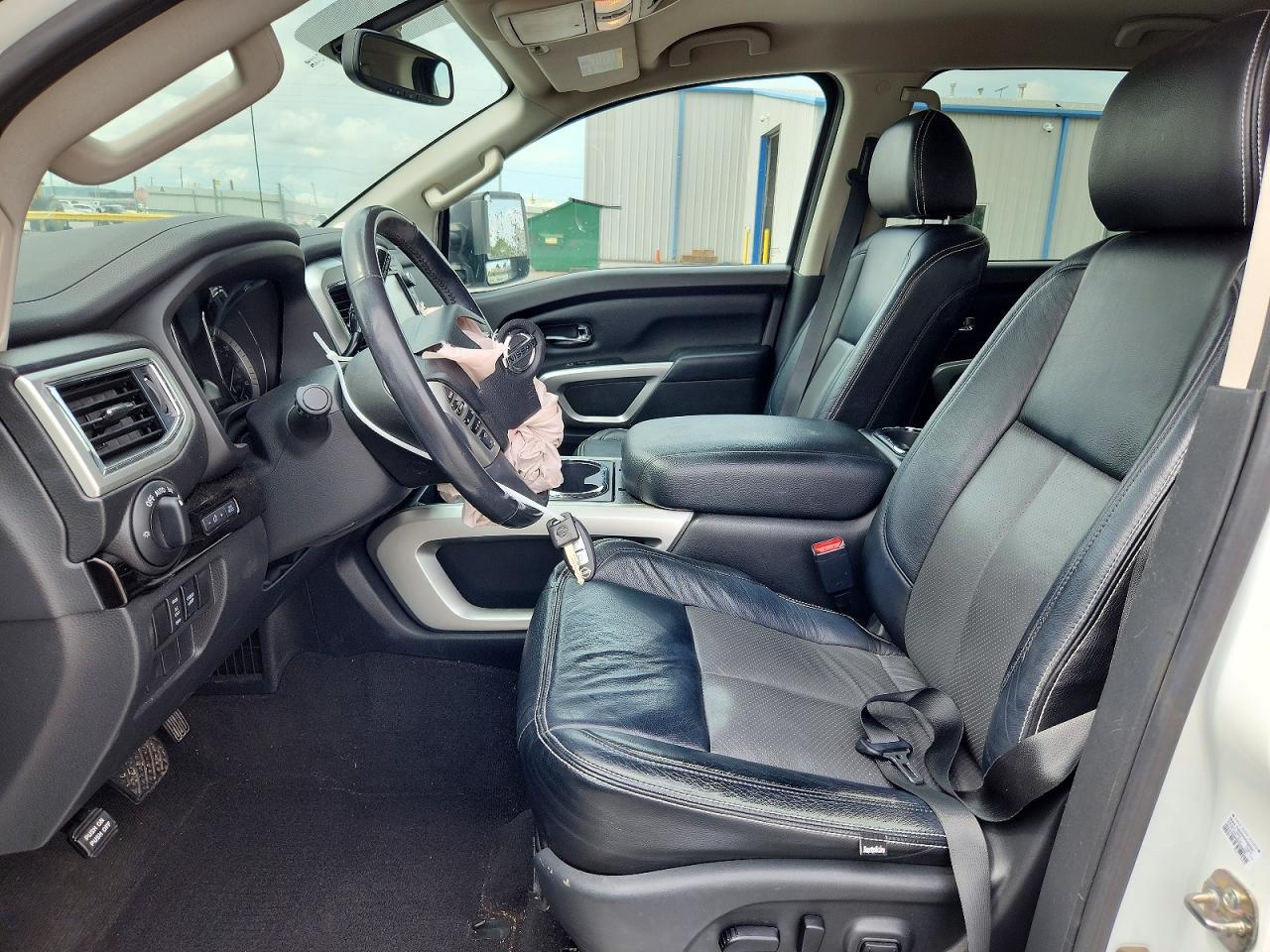 2018 Nissan Titan - Фото 7