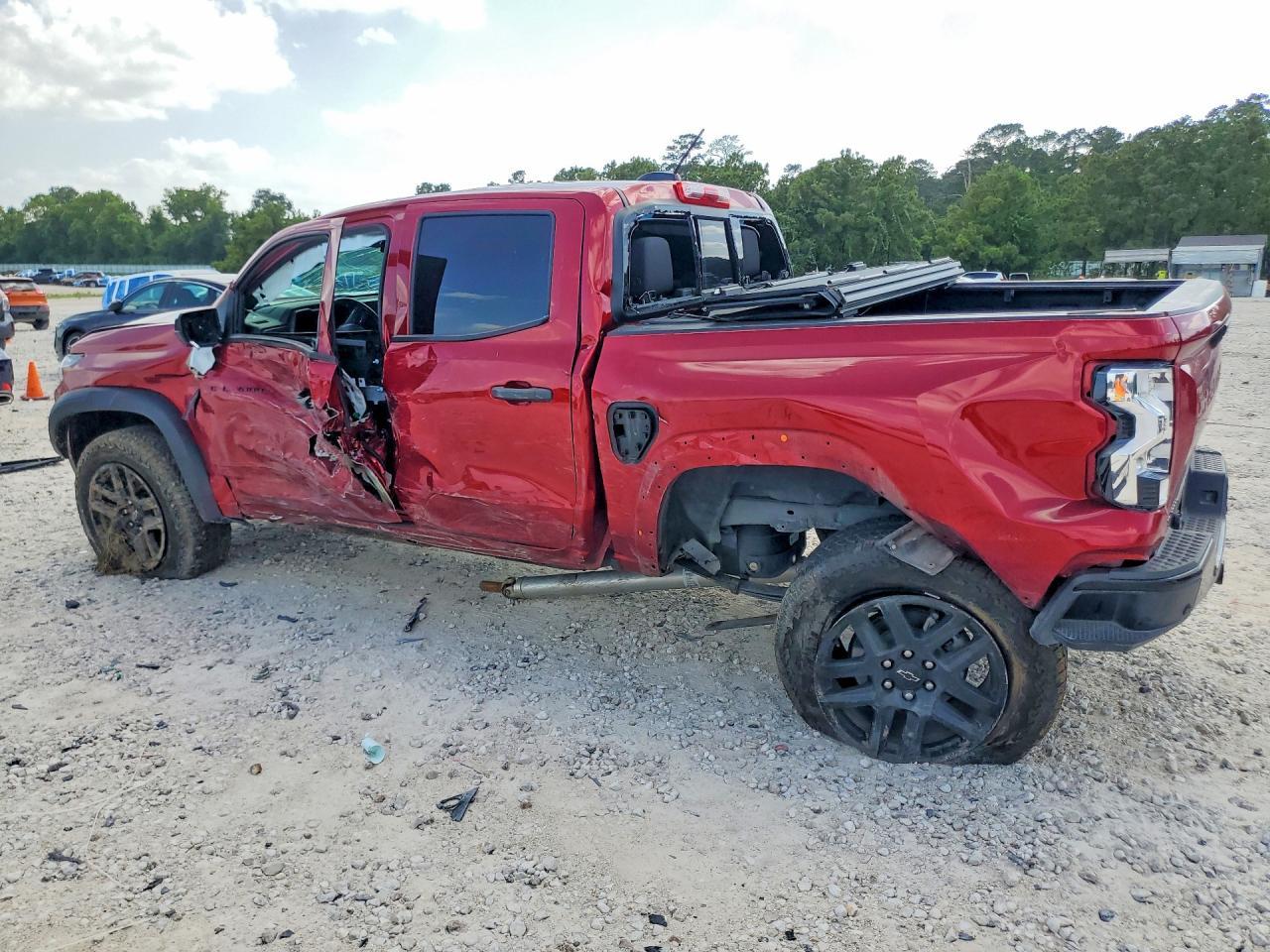 2024 Chevrolet Colorado Trail Boss - Фото 2