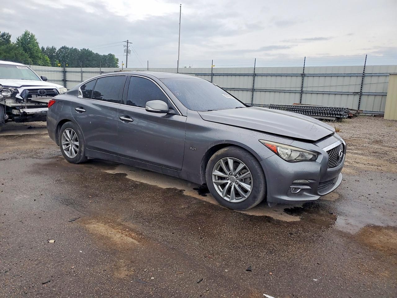 2017 Infiniti Q50 3.0T Premium - Image 4