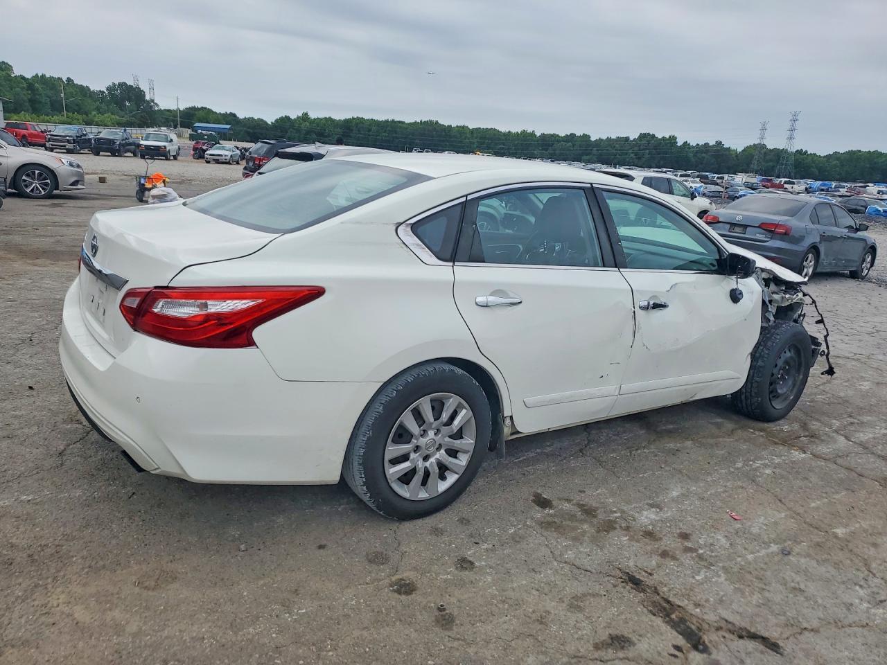 2017 Nissan Altima 2.5 S - Фото 3