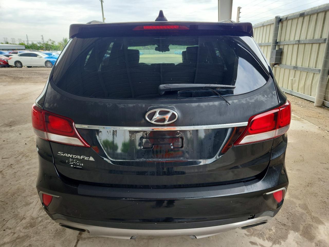 2018 Hyundai Santa Fe Se - Image 6