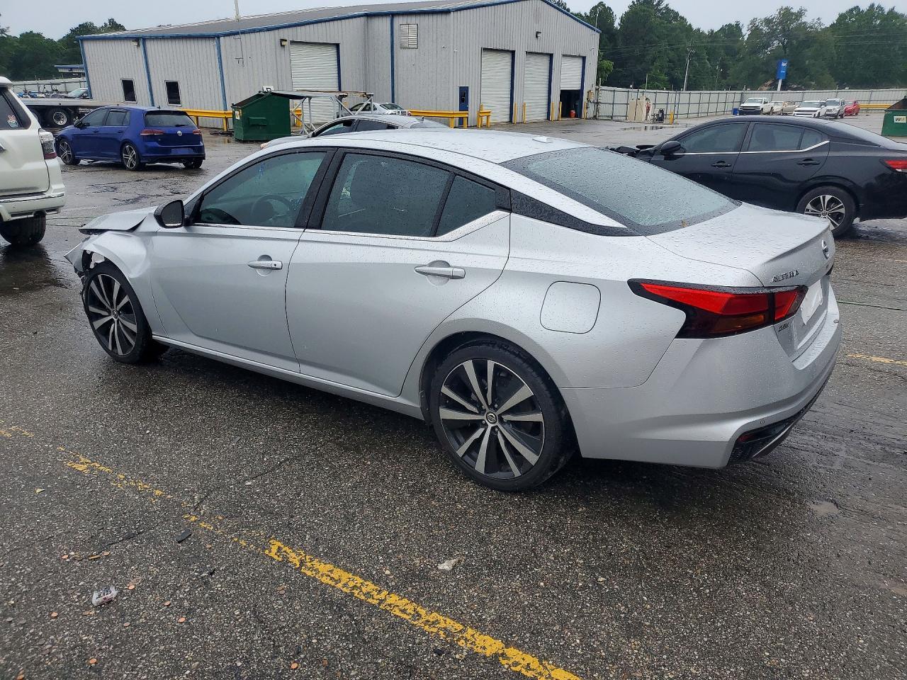 2020 Nissan Altima Sr - Фото 2
