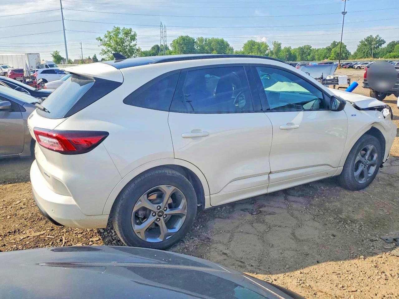2024 Ford Escape St Line - Фото 3