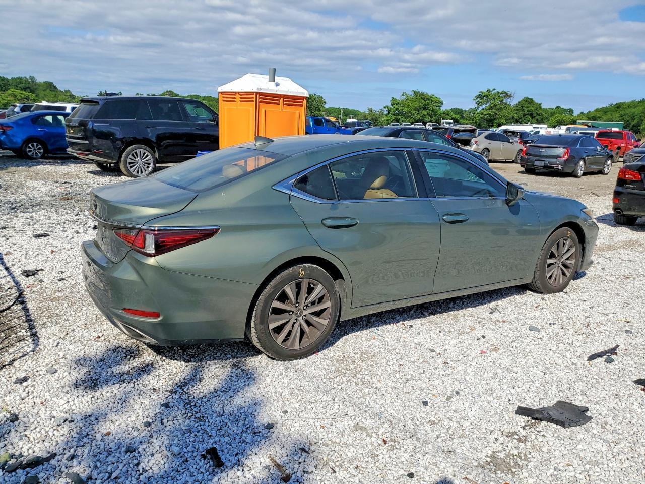 2019 Lexus Es 350 - Image 3