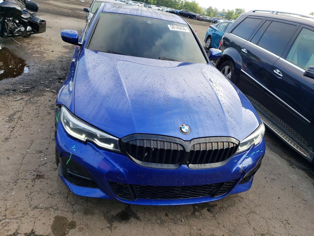 2021 BMW 330Xi - Фото 5