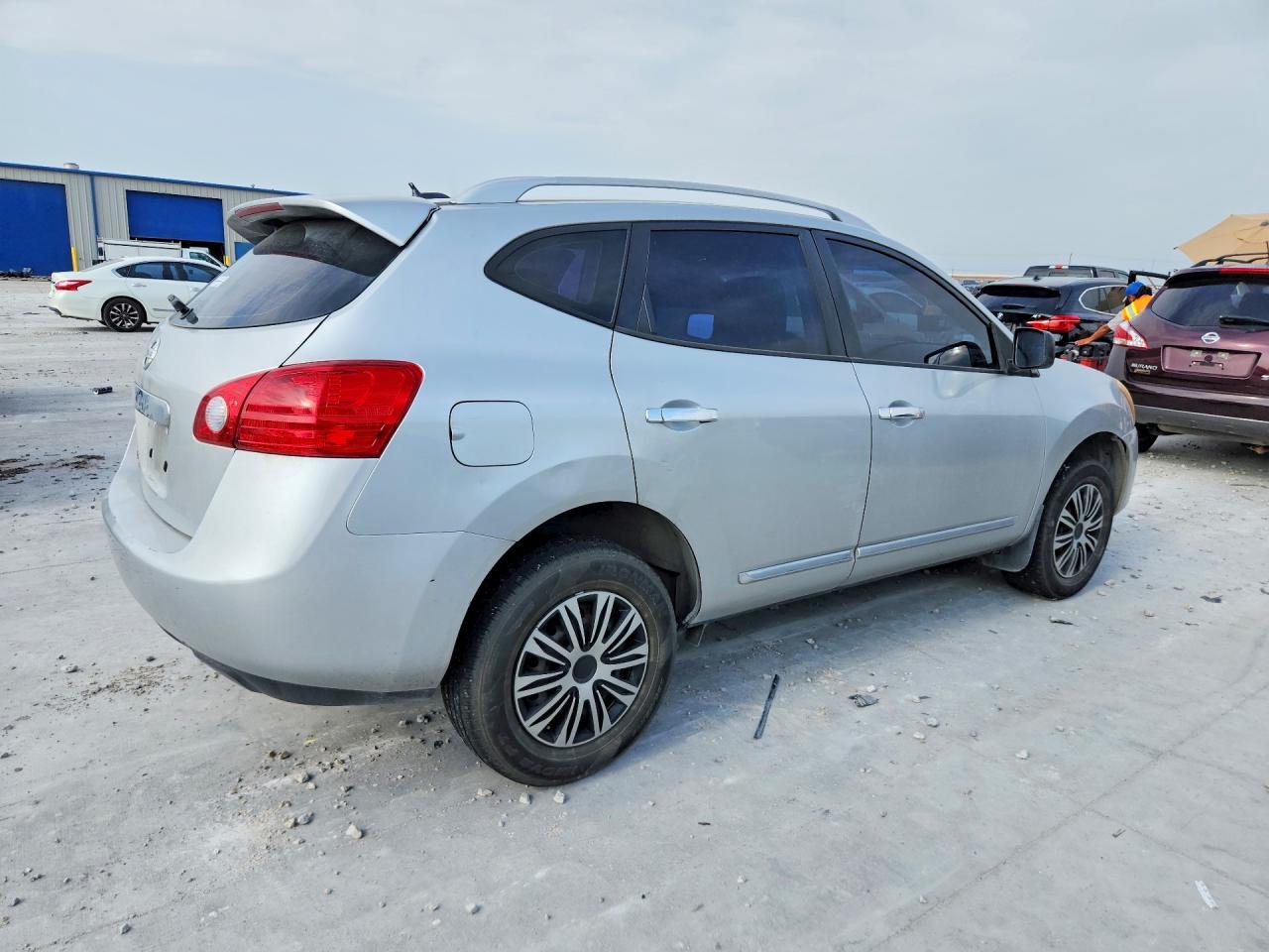 2015 Nissan Rogue Select S - Фото 3