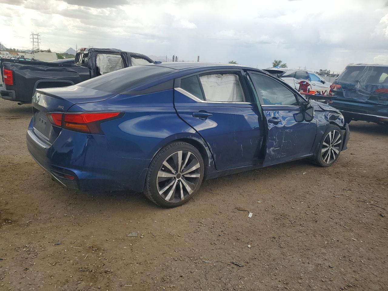 2022 Nissan Altima Sr - Фото 3